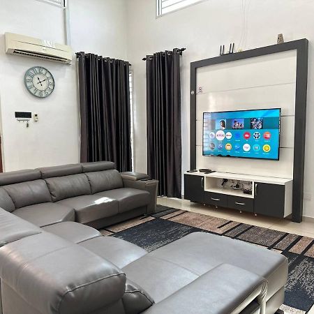 Bandar Melaka Family Bungalow Private Pool Bbq Wifi Netflix Ngoại thất bức ảnh