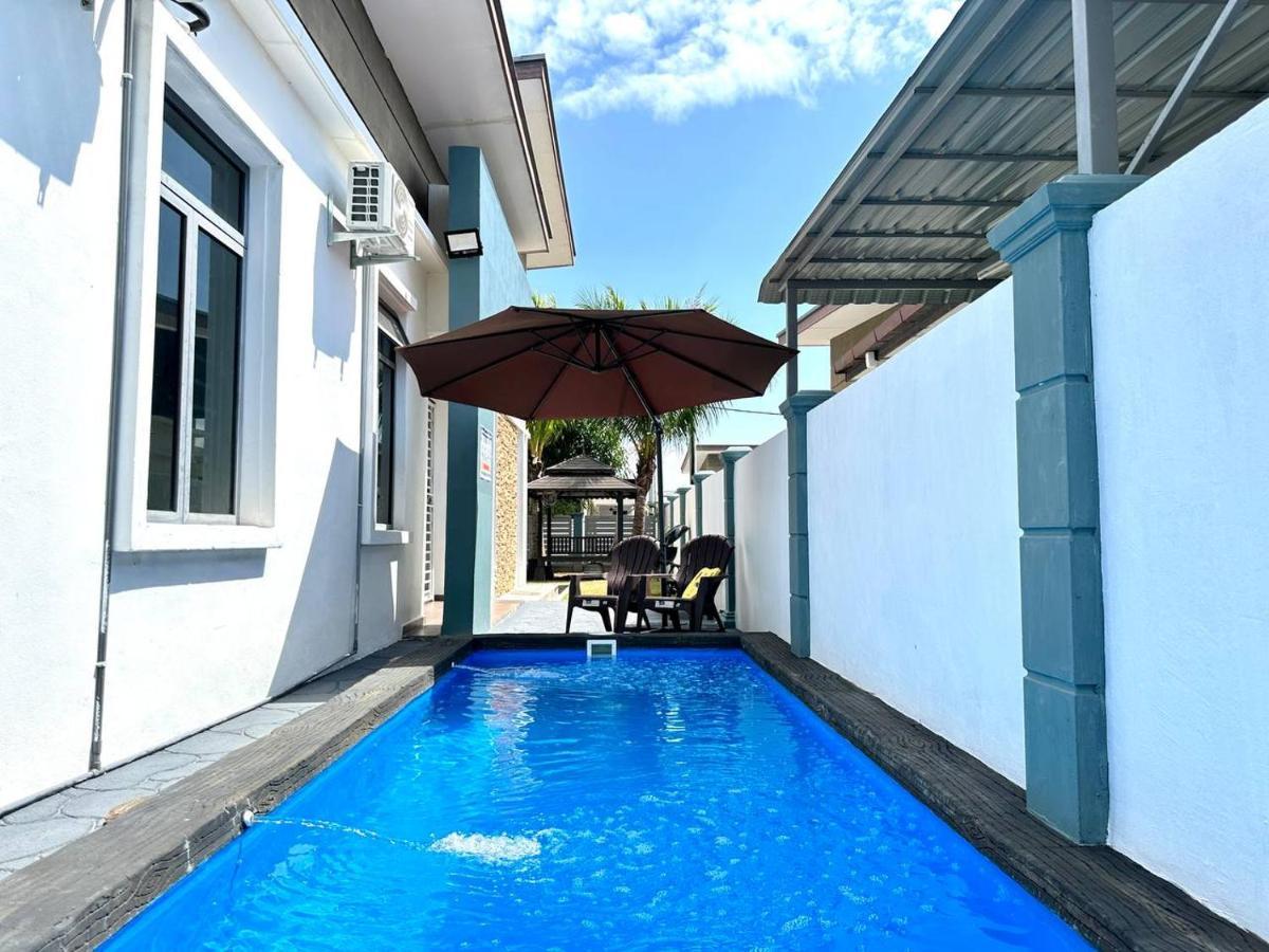 Bandar Melaka Family Bungalow Private Pool Bbq Wifi Netflix Ngoại thất bức ảnh